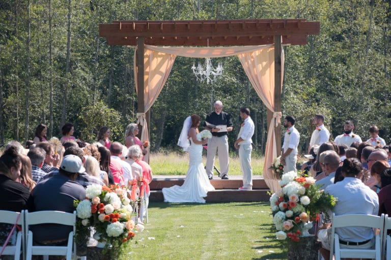 Brookstom Creek Buckley WA Rustic Wedding Guide